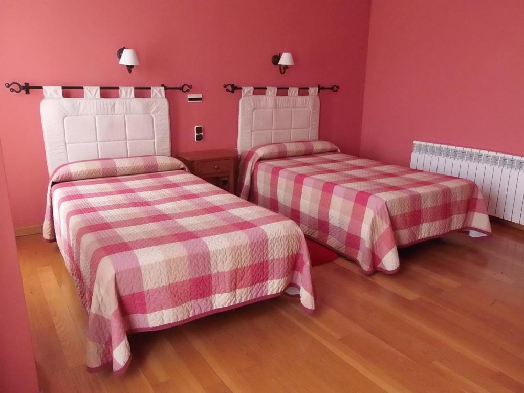 Hostal-Restaurante San Antolin 토르데실라 외부 사진