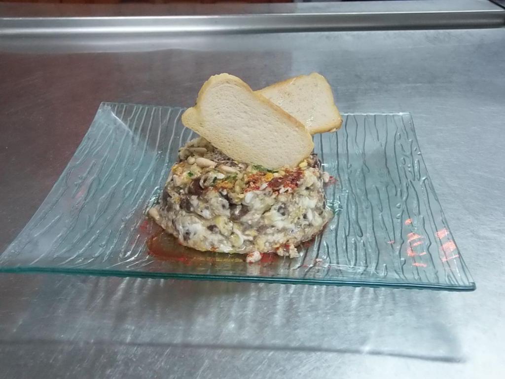 Hostal-Restaurante San Antolin 토르데실라 외부 사진